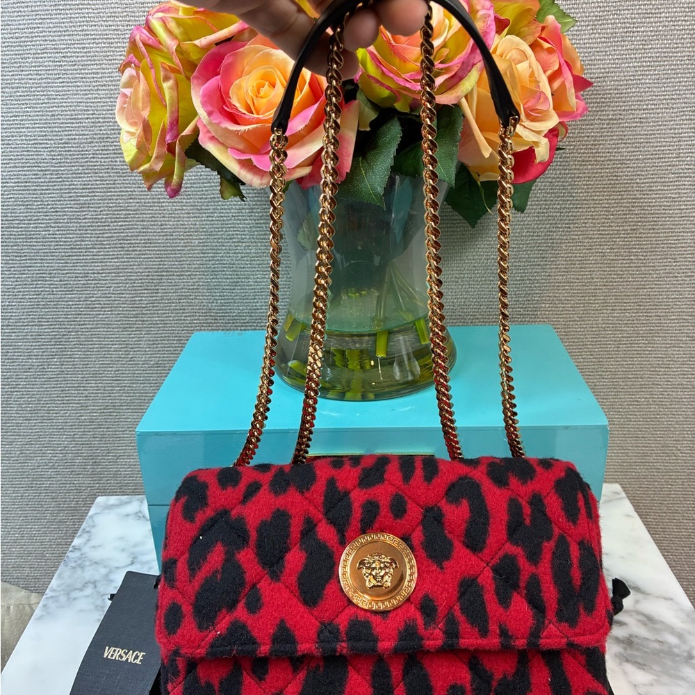 Versace Quilted Wool Red & Black Leopard Medusa Shoulder Bag - NWT Retail $1600 - Picture 4 of 11